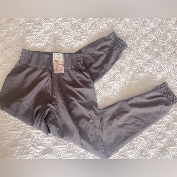 HALARA High Waisted Hiking Joggers - XS - Picture 5 of 9